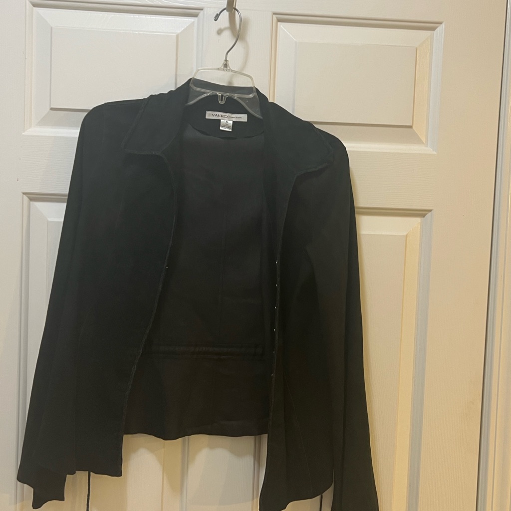Vakko Women's Classic Black Blazer